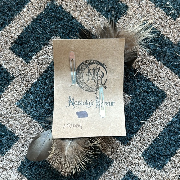 Nostalgic Feveur Feather Barrette Set NEW - Picture 2 of 2
